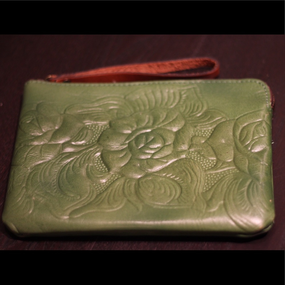 Patricia Nash Green Rose Cassini Wristlet Clutch